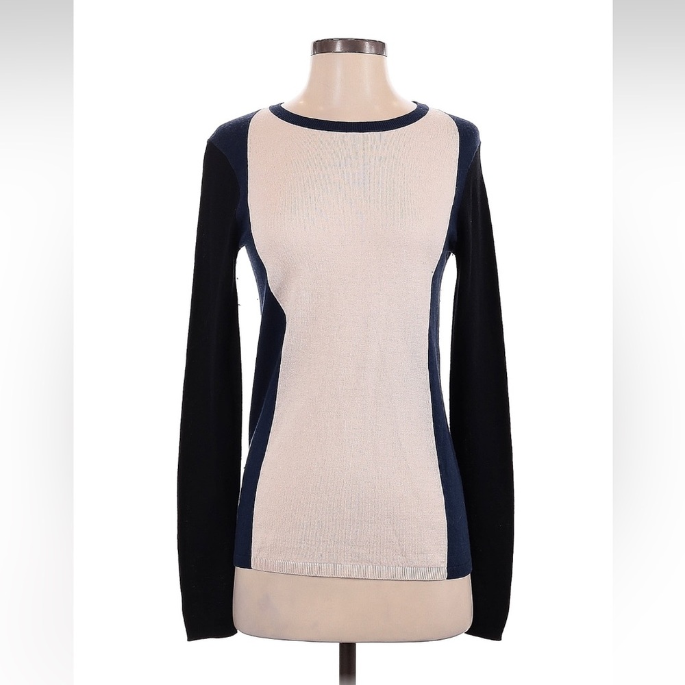 ☘️Diane Von Furstenberg Cream, Navy, and Black Bodycon Sweater